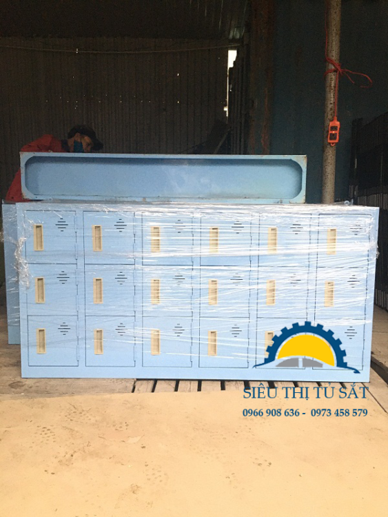 Gửi xe khách tủ sắt mầm non 18 ngăn tới khách hàng tại Vinh, Nghệ An 1