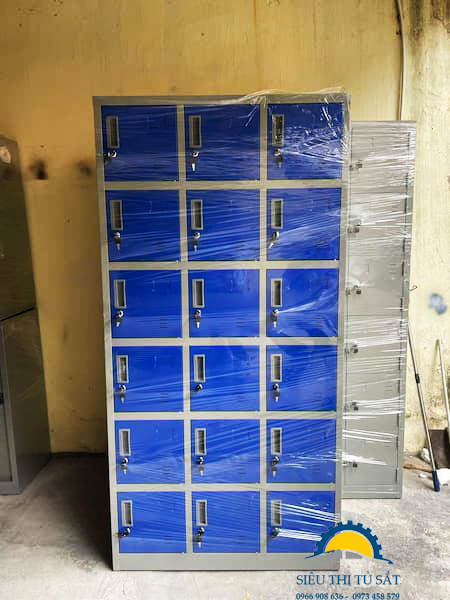 Tủ sắt locker 18 ngăn màu xanh theo yêu cầu