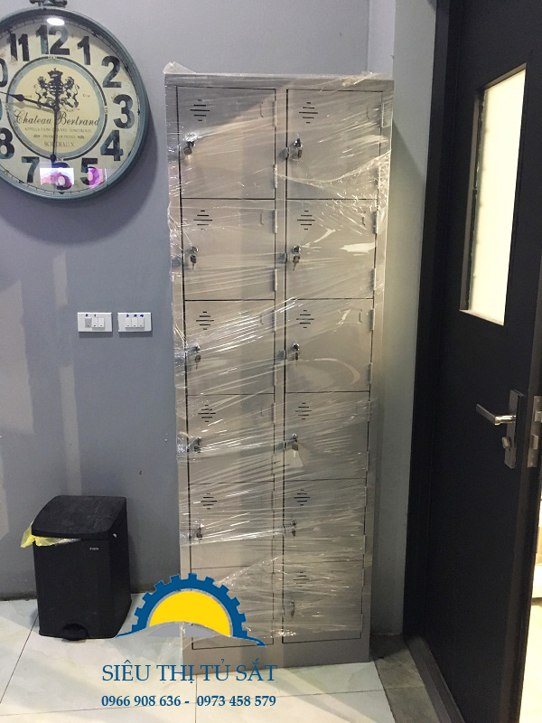 Phân phối tủ sắt locker 12 ngăn tại Time City 2