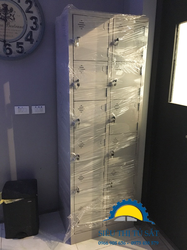 Phân phối tủ sắt locker 12 ngăn tại Time City 3