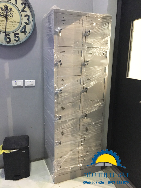 Phân phối tủ sắt locker 12 ngăn tại Time City
