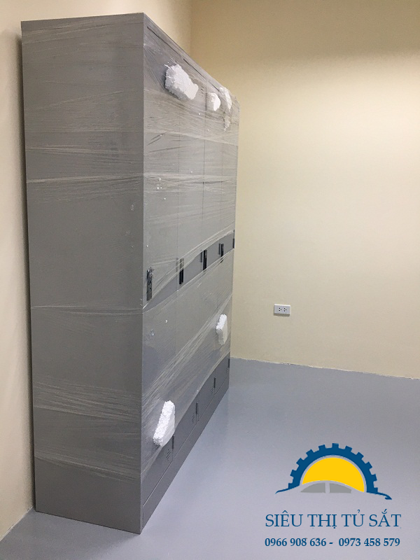 Phân phối tủ sắt treo quần áo 4 cánh tại bệnh viện E 3 Phân phối tủ sắt treo quần áo 4 cánh tại bệnh viện E 3