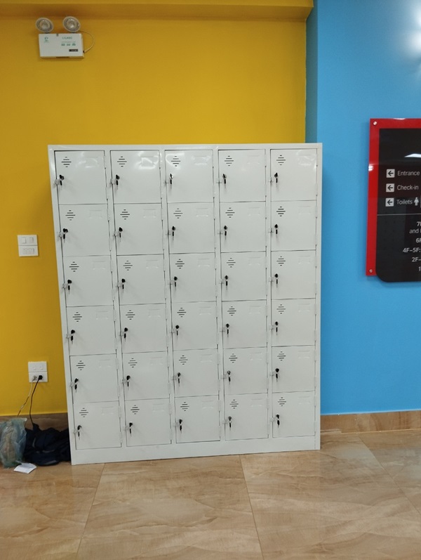 Tủ locker 30 ngăn cung ứng cho khách hàng với mẫu mã ghi xám 2 tu 30 ngan1 img