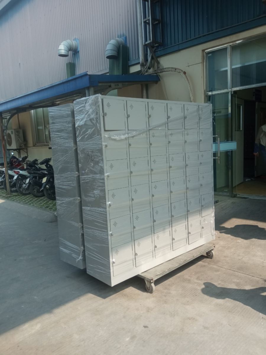 Giới thiệu đặc điểm tủ locker 36 ngăn tại Siêu thị tủ sắt 2 tu 36 ngan them khay2 img