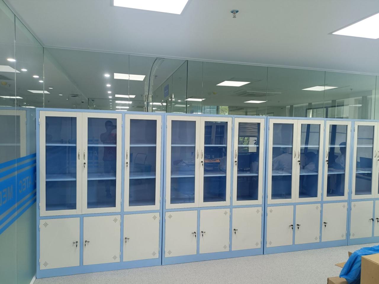 Tủ hồ sơ 3 buồng xanh trắng phân phối cho khách hàng 3 tu ho so 3 buong21 img