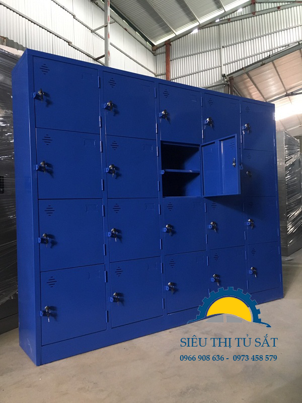 Tủ sắt locker 20 ngăn thêm khay thêm khay màu xanh theo yêu cầu khách hàng 1 Tủ sắt locker 20 ngăn thêm khay thêm khay màu xanh theo yêu cầu khách hàng 1
