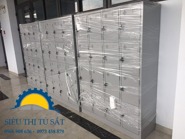 Tủ sắt locker 24 ngăn phân phối tại KCN Đình Trám, Bắc Giang 1