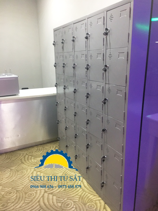 Tủ sắt locker 30 ngăn phân phối tại Times City 2