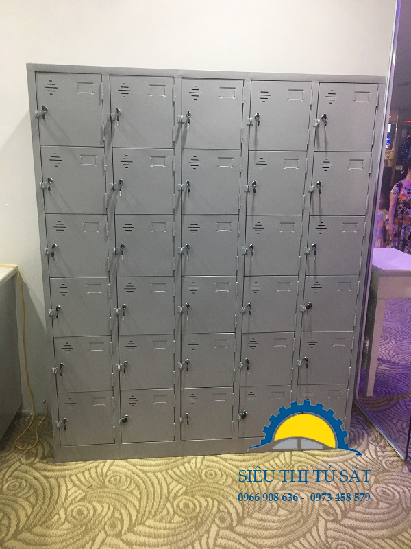 Tủ sắt locker 30 ngăn phân phối tại Times City 1