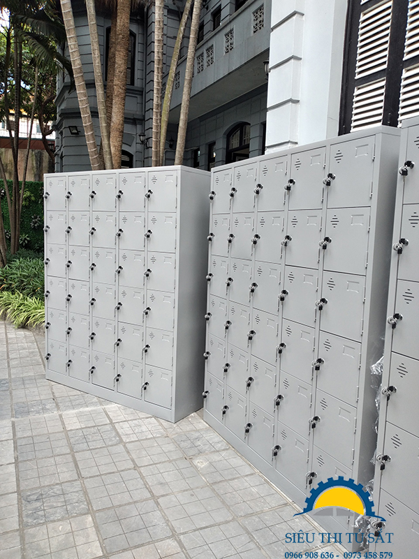 Tủ locker 30 ngăn 5 Tủ locker 30 ngăn chia khoang đều, có thể khóa riêng từng ngăn