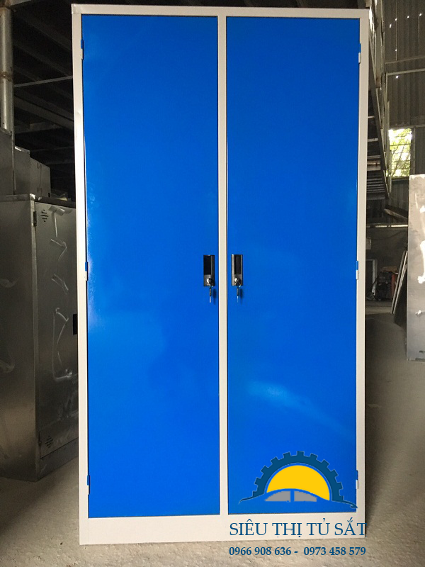 Tủ sắt đựng dụng cụ vệ sinh 1
