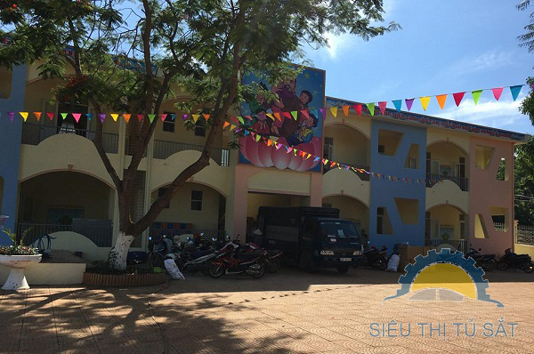 Tủ sắt mầm non 15 ngăn tại trường mầm non Văn Sơn, Lạc Sơn, Hòa Bình 1