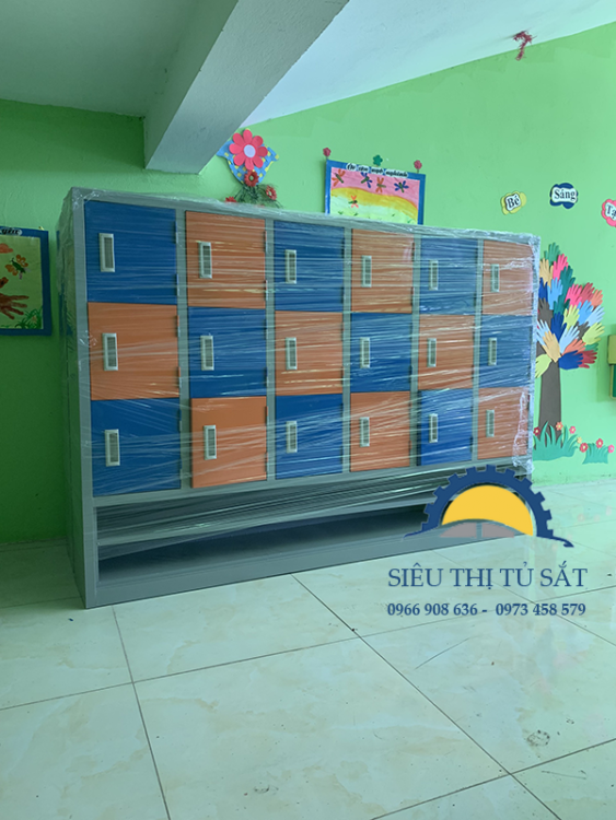 Sản xuất và bàn giao tủ sắt mầm non 18 ngăn tại Bắc Giang