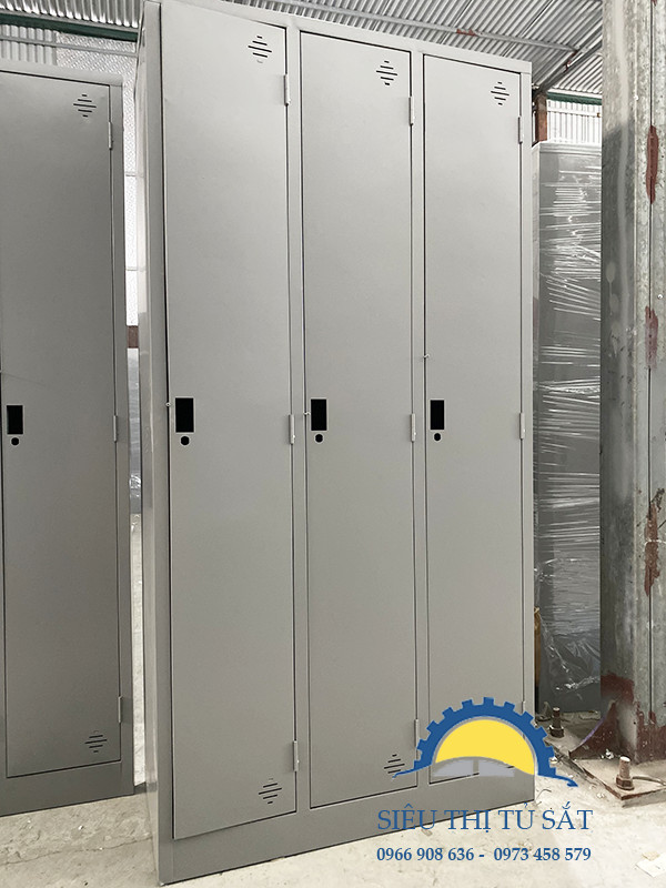 Tủ sắt quần áo 3 buồng phân phối tại Đông Ngạc 2 tu sat quan ao 3 buong phan phoi tai dong ngac1 img