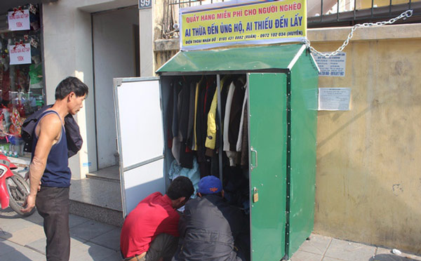 Bán tủ sắt tại công ty TNHH Nam Dương thành phố Lào Cai 1 tủ sắt quần áo từ thiện