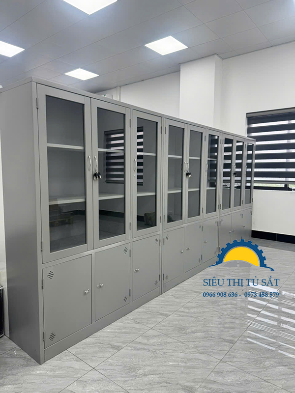 Tủ hồ sơ 3 buồng cánh kính thiết kế hiện đại, dễ quan sát 3 Tủ sắt hồ sơ 3 cánh kính phù hợp với nhiều không gian văn phòng